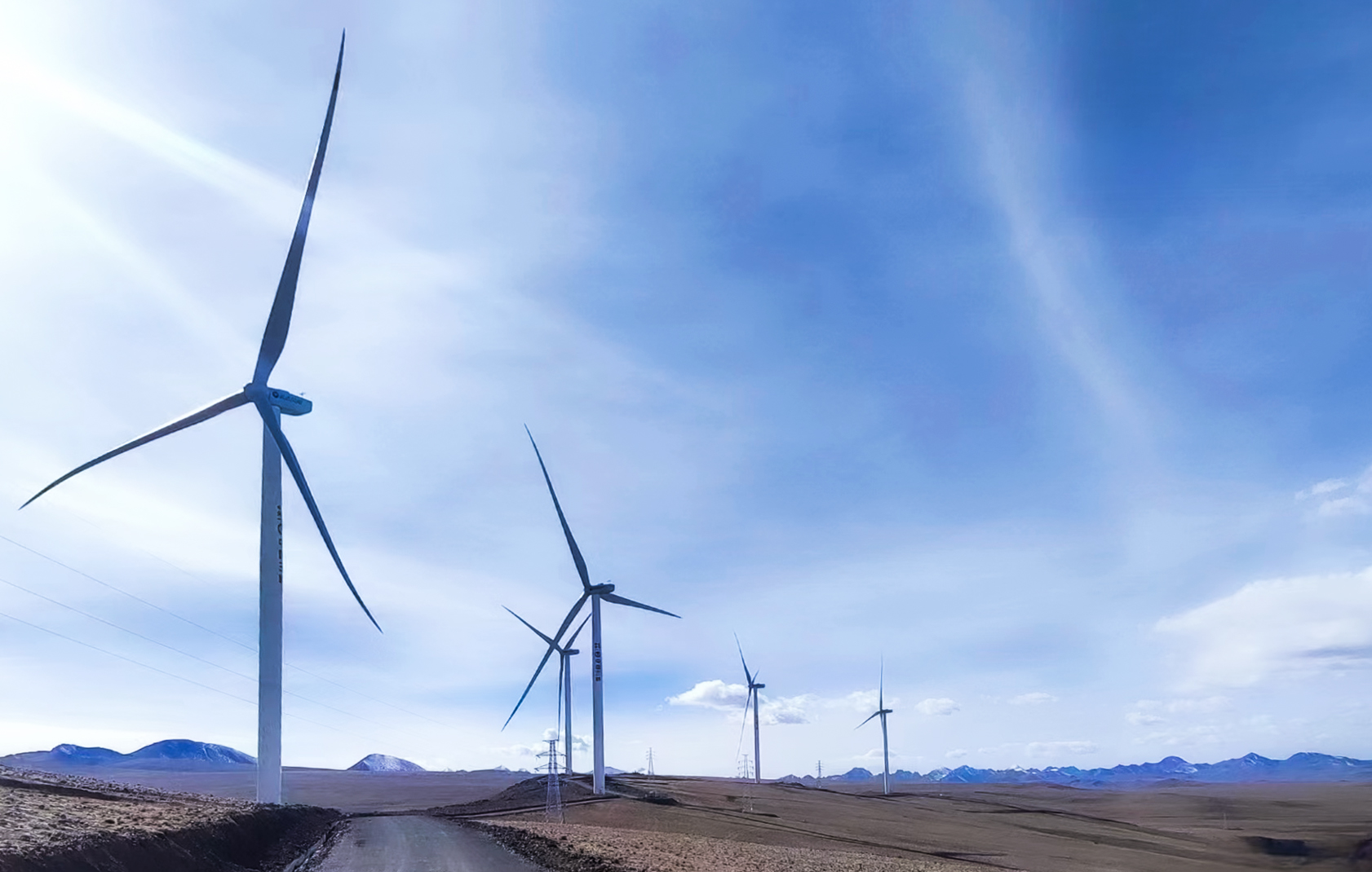 10天实现8台机组调试！J9.COM机组再创超高海拔风电建设事业