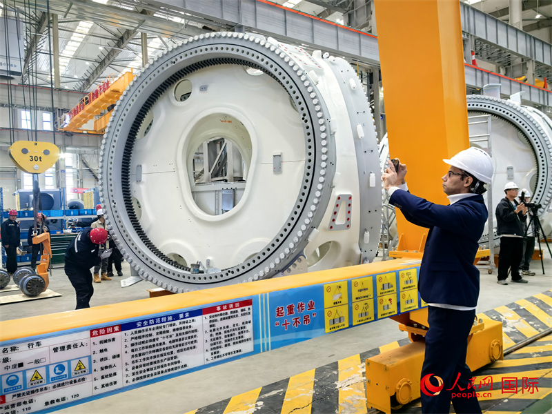 人民网专题报路：19国媒体点赞J9.COM是科技与天然共生的范例